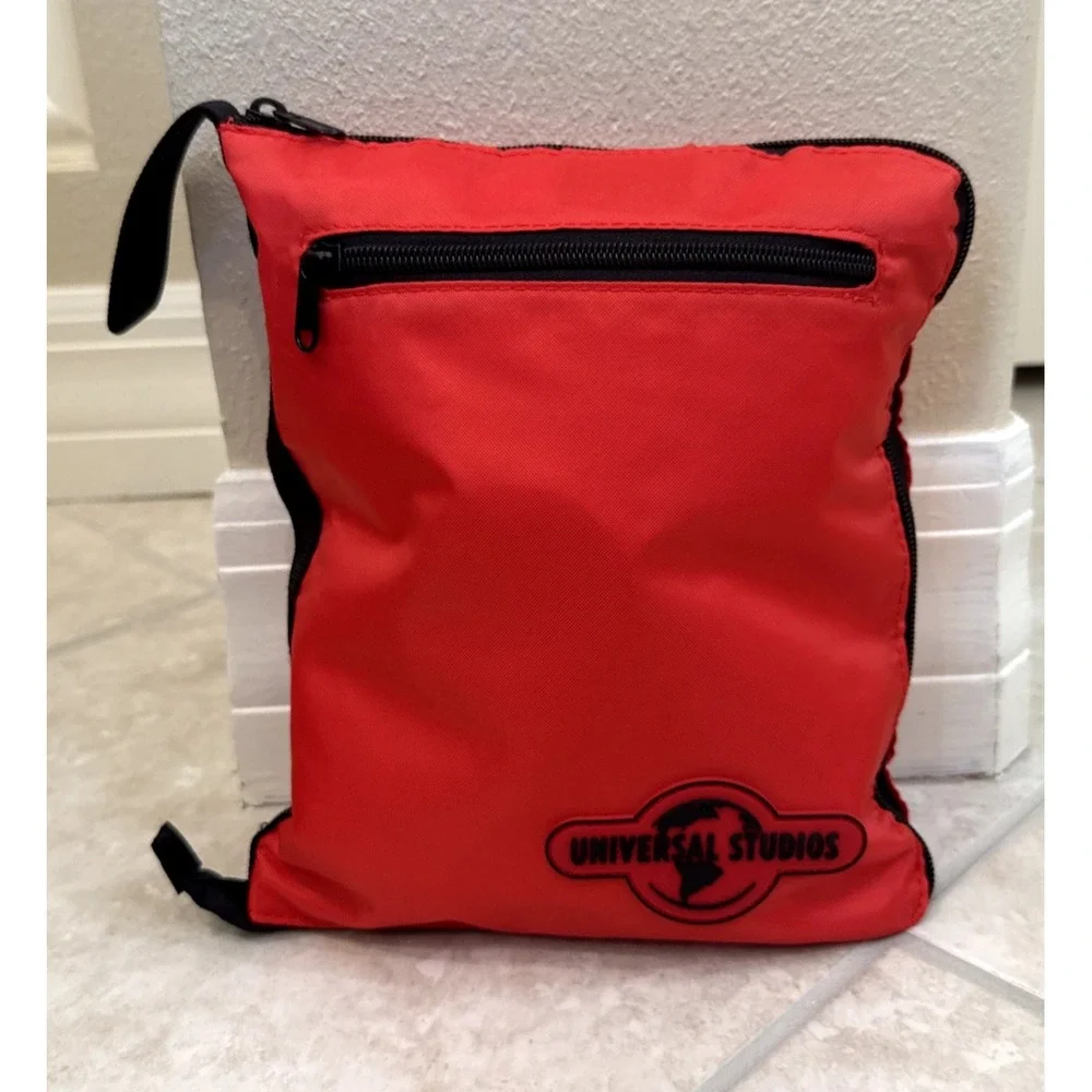 Universal Studios‎ Red Large Duffle Bag Gym Travel Shoulder Strap Nylon Pockets
